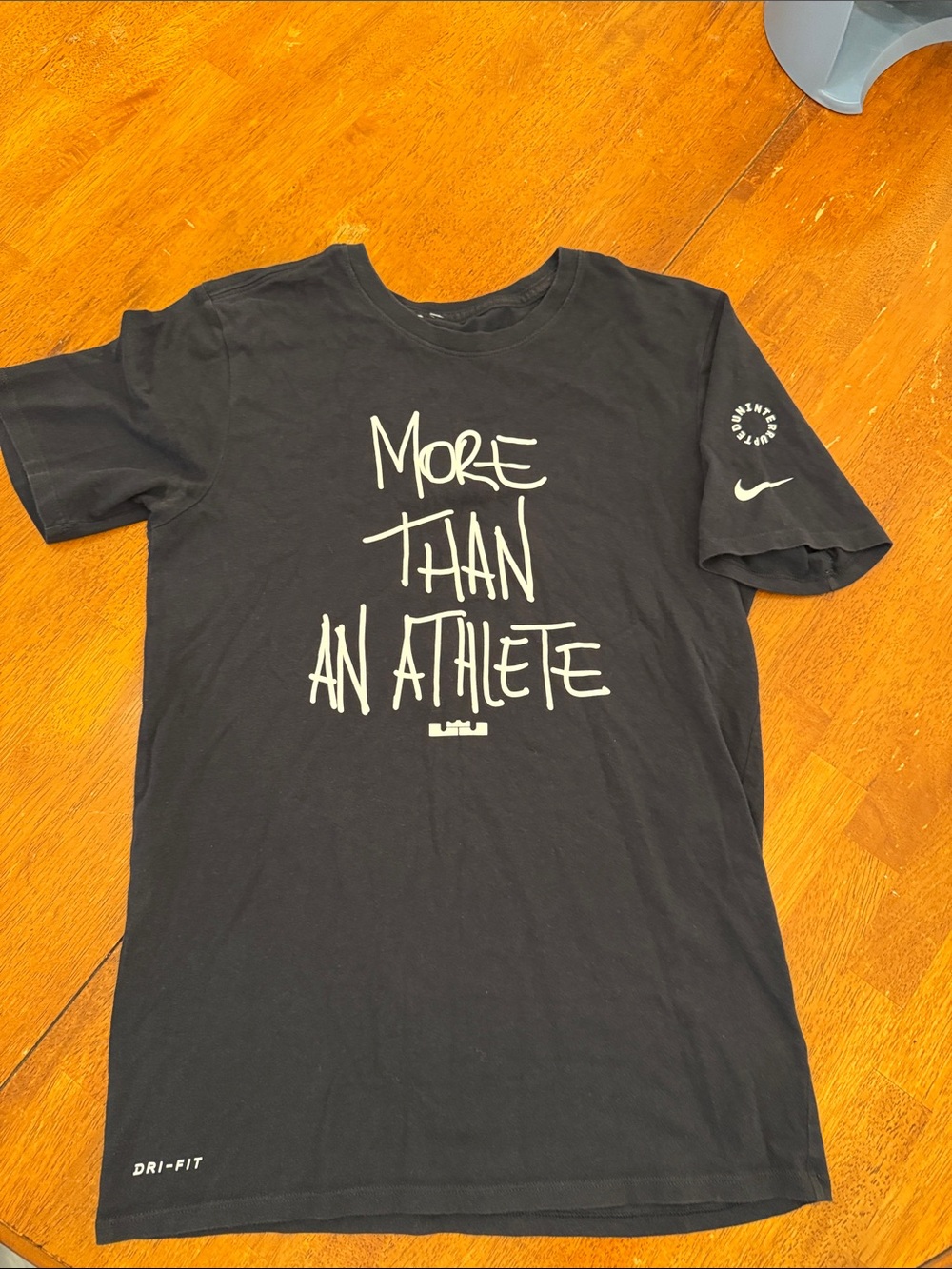 Nike Men’s Black 'More Than An Athlete' Graphic Dri-FIT Tee LeBron S Small